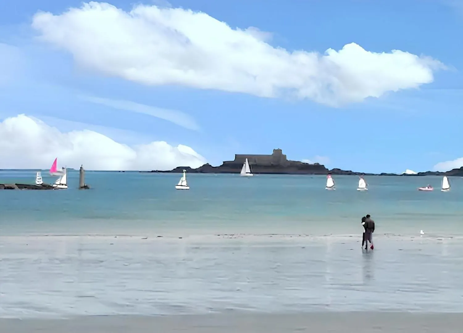 Maison Spacieuse A Le Vivier-Sur-Mer, Proches Des Commodites 0*,  France